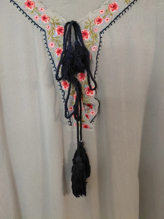 Umgee Boho Embroidered Gray Black Tunic Top Tassel Tie Raw Edge Oversized Medium - Picture 5 of 6